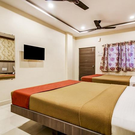 Hotel Neem Tree Hyderabad Airport Шамшабад Экстерьер фото